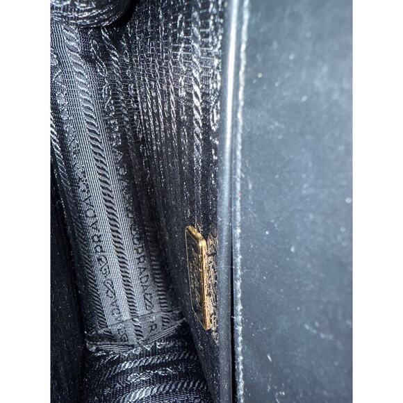 Prada Saffiano Leather Chain Wallet Black Gold Hardware - Picture 2 of 9